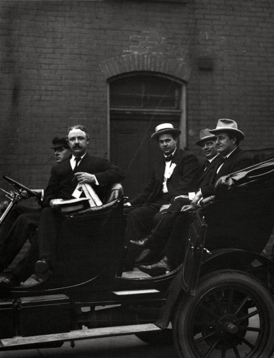 Edward F. Goltra, ein nicht identifizierter Delegierter, Rolla Wells und William Jennings Bryan bei einer Sitzung des Demokratischen Nationalkonvents 1916, St. Louis, 11.-14. Juni 1916 von J.C. Strauss